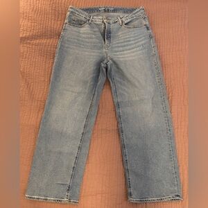 Old Navy EXTRA HIGH-RISE
SKY-HI WIDE LEG SECRET SMOOTH
POCKETS JEANS